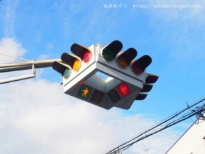 仙台の珍しい四角の信号機