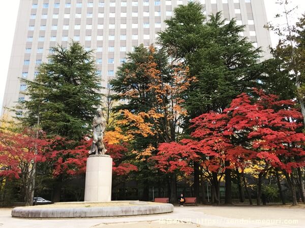 仙台の街中で紅葉散策　宮城県庁と勾当台公園