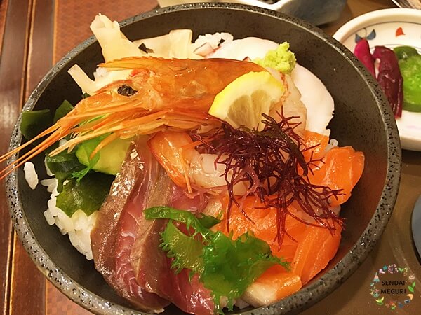仙台駅「みやぎ乃」日替わり海鮮丼ランチがコスパ良し！ご当地グルメも堪能